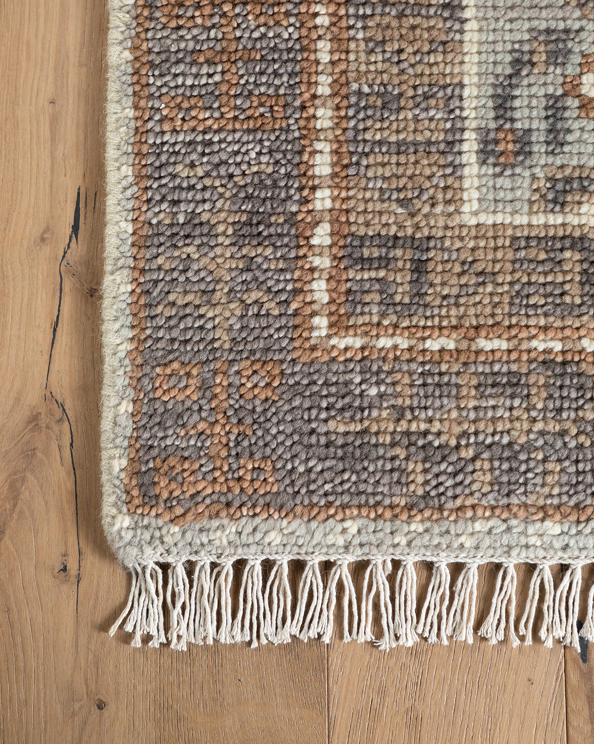 Estrella Hand-Knotted Wool Rug 4 Estrella Hand-Knotted Wool Rug - Image 4