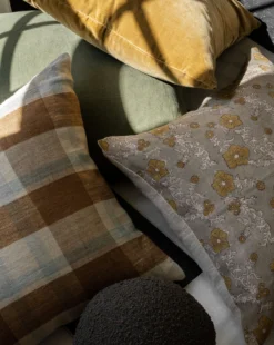 Aven Round Pillows (Set Of 2) -Decoration Series Store winter templated 53 8674afb1 8e43 407f 8f97 56fdb5348042